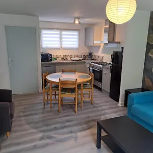  Apartment Proche Centre, Cotes De Granit Rose